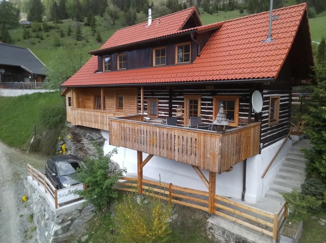 CHALET FÜR 7 – 8 PERSONEN IN KÄRNTEN MIT UNVERBUNDENER AUSSICHT In der Nähe der Ski- und Wandergebiete Bad Kleinkirchheim & Turracher Höhe! - Bild 1