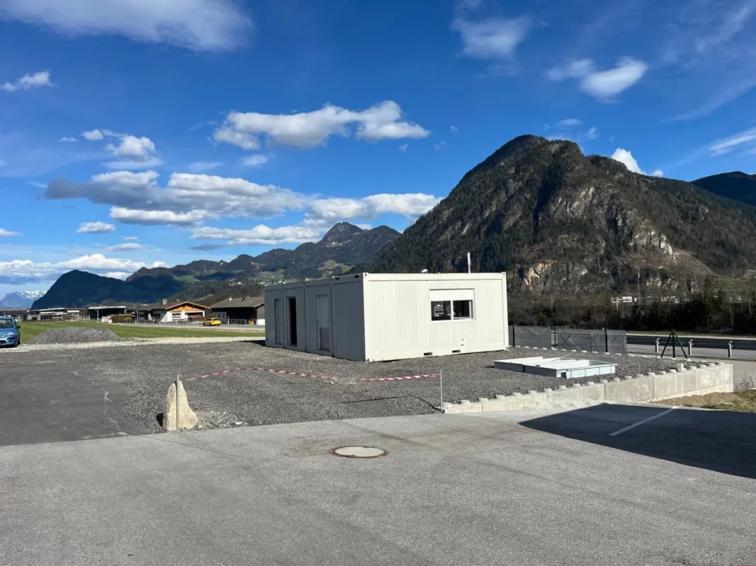 Letzte Einheit! Lager, ca 230m² - überdachte Freifläche samt Doppelcontainer mit bester Autobahnanbindung! - Bild 1