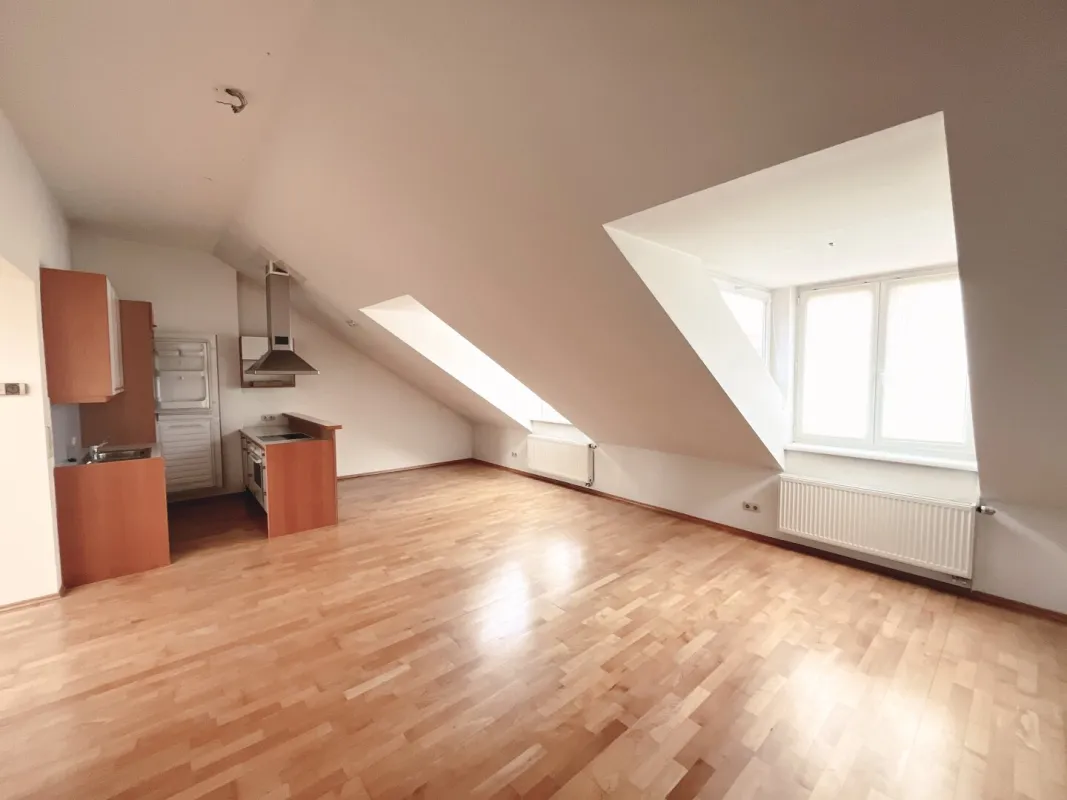 Exklusive Dachgeschosswohnung mit Balkon und Terrasse mit Stadtblick in begehrter Lage in 1180 Wien - Bild 1