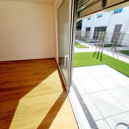 Herbstaktion! Happy to be here! WOW - Cooles Townhouse mit Garten! Erdwärme + Absolute Ruhelage + Tiefgarage + Ideale Süd Ausrichtung! Nachhaltig und zukunftssicher investiert! - Bild 2