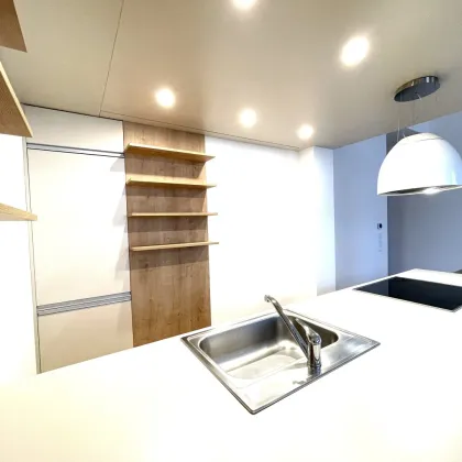 NÄHE NASCHMARKT: DG-AUSBAU IM ALTBAU - U4 Pilgramgasse - inkl. Küche und Hochbett - Bild 3