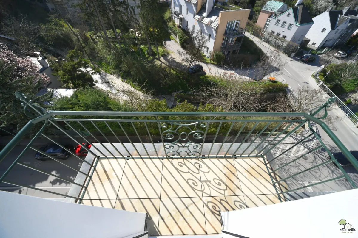 Sofort verfügbar  - Neubau-  Dachgeschosswohnung im historischem Altbau ! - Bild 1