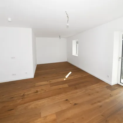 Sofort verfügbar  - Neubau-  Dachgeschosswohnung im historischem Altbau ! - Bild 3