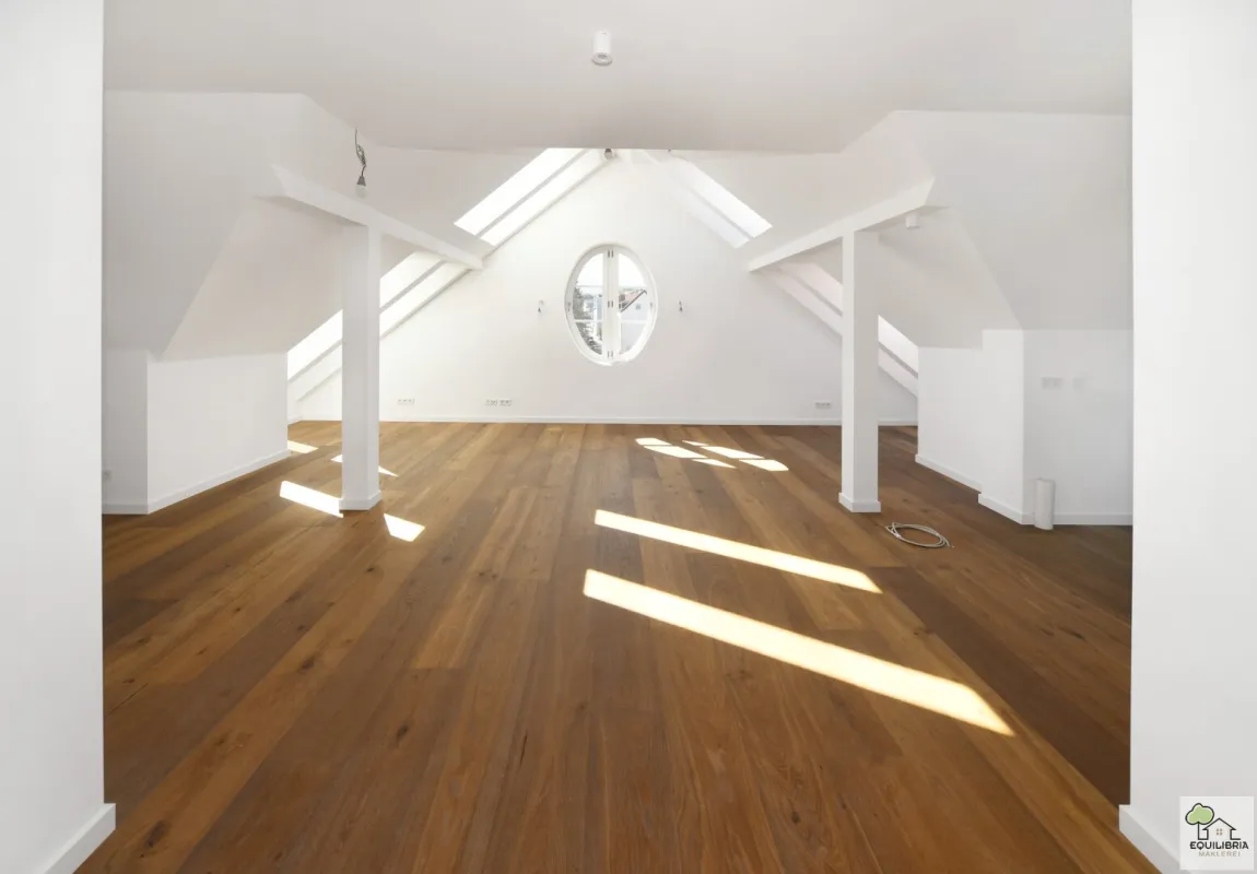Gewinner des Klosterneuburger Stadtbildpreis 2024 ! - Neubau- Fertiggestellt -Bezugsfertig - Dachgeschosswohnung im historischem Altbau! - Bild 1