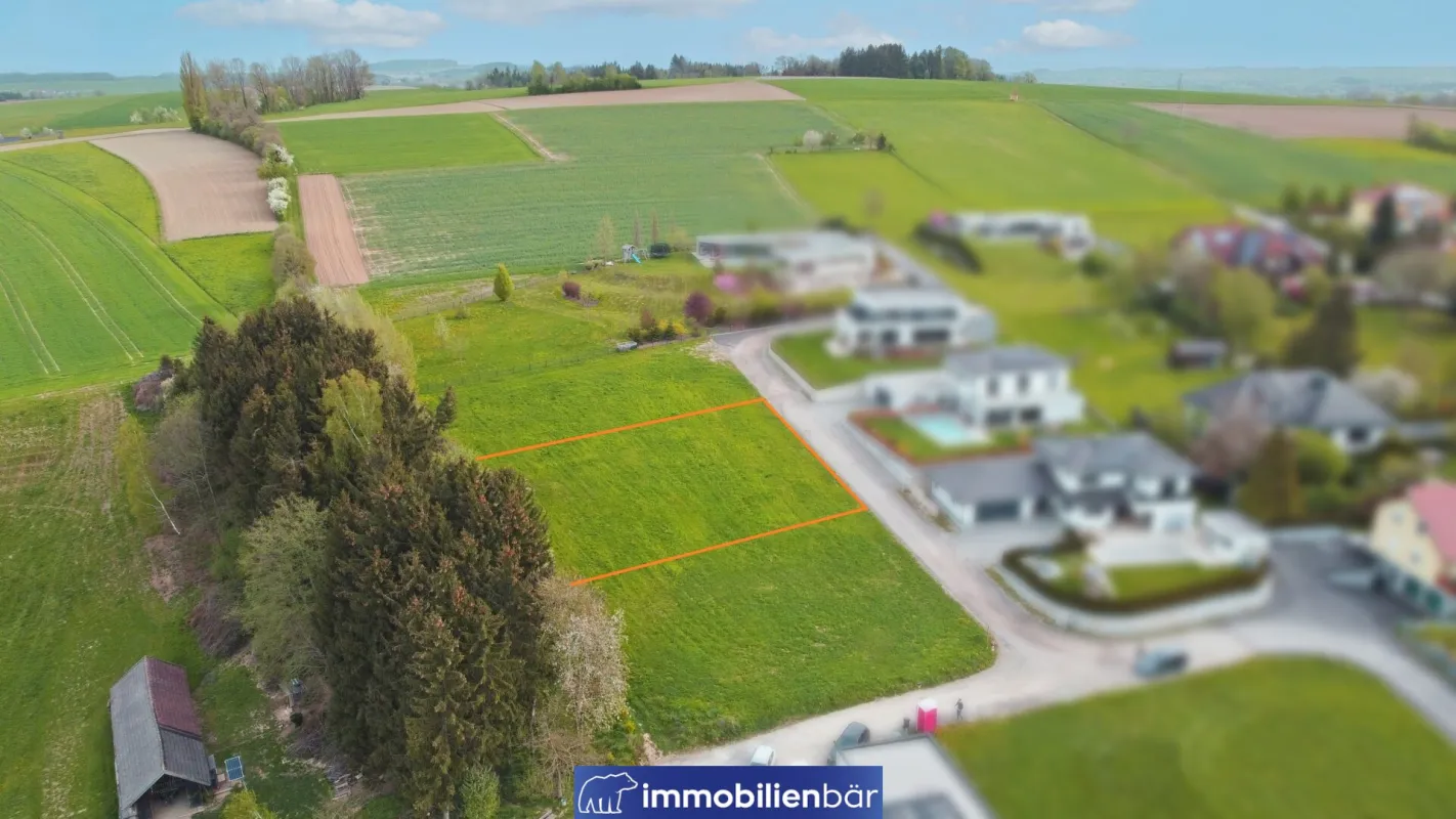 Traumhaftes Grundstück mit Aussicht - Utzenaich - Bild 1