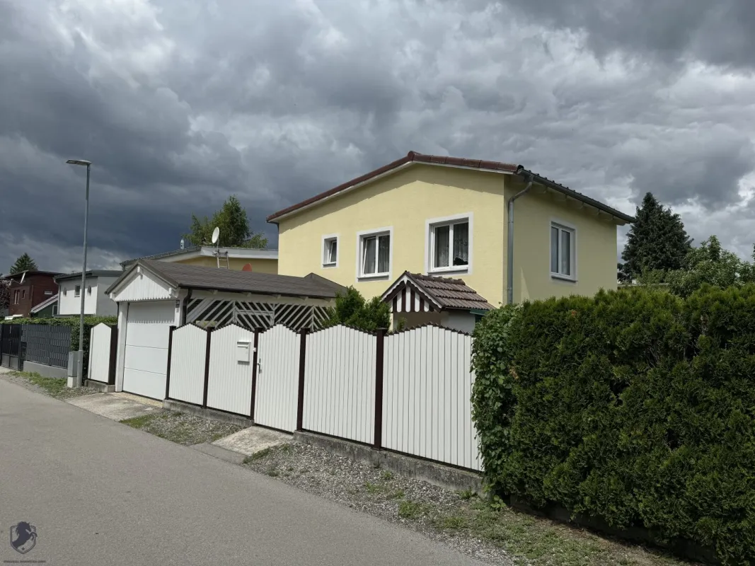 Einfamilienhaus/Ferienhaus in idyllischer Lage-Donaunähe - Bild 1