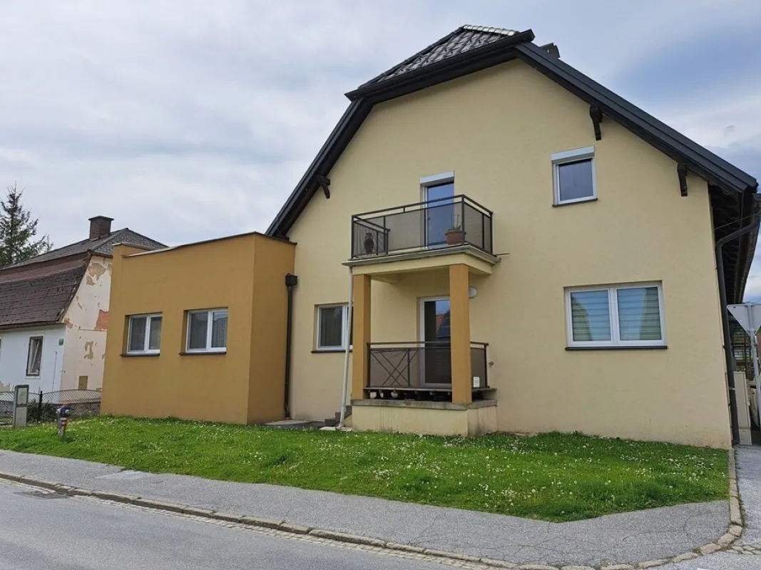 Tolle Erdgeschosswohnung mit Terrasse und Grünfläche, sehr gut vermietet - Bild 1