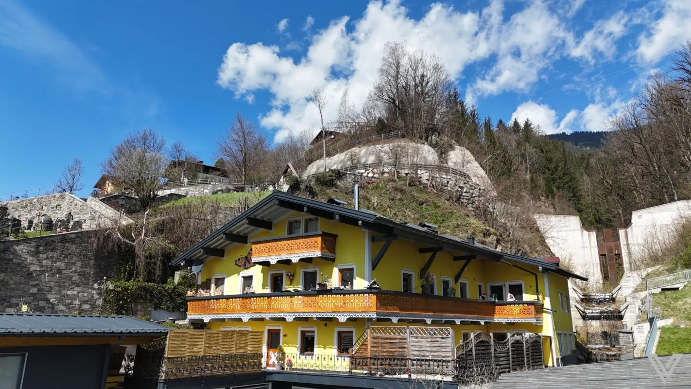 Wohn- und Geschäftshaus im Zentrum von Taxenbach - Bild 1