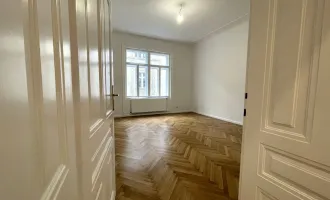 KOMPLETT HOFSEITIG: renovierte 2-Zimmer im Altbau inkl. Küche (Balkonanbau möglich!)