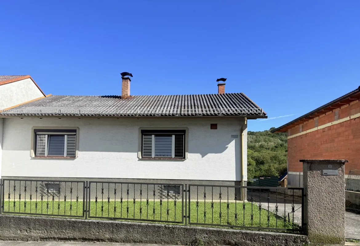 Einfamilienhaus mit Potential in ruhiger Waldrandlage - Bild 1