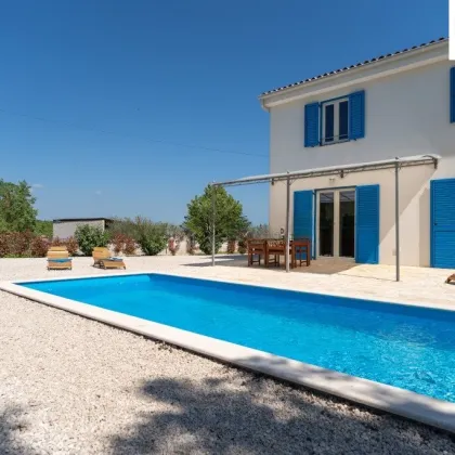 HRV - Einfamilienhaus mit Swimmingpool in der Nähe von Poreč - Bild 2