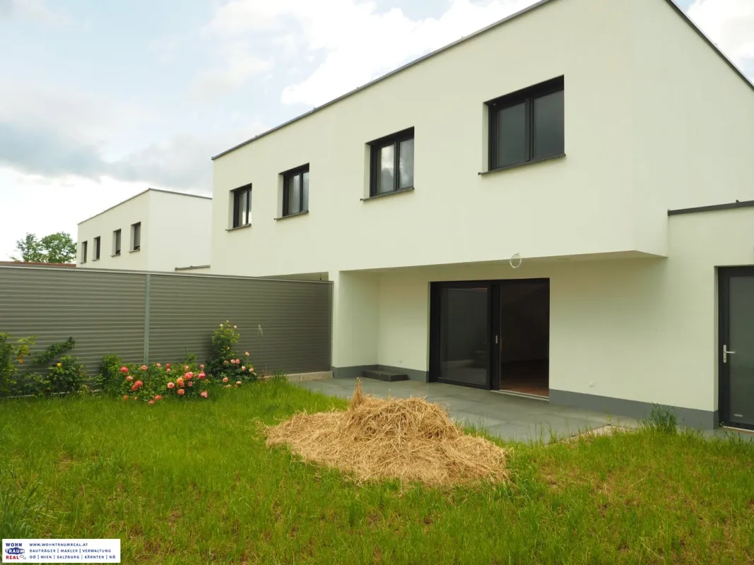 Reihenhaus-Rohbau der auch bald fertig wird - Bild 1