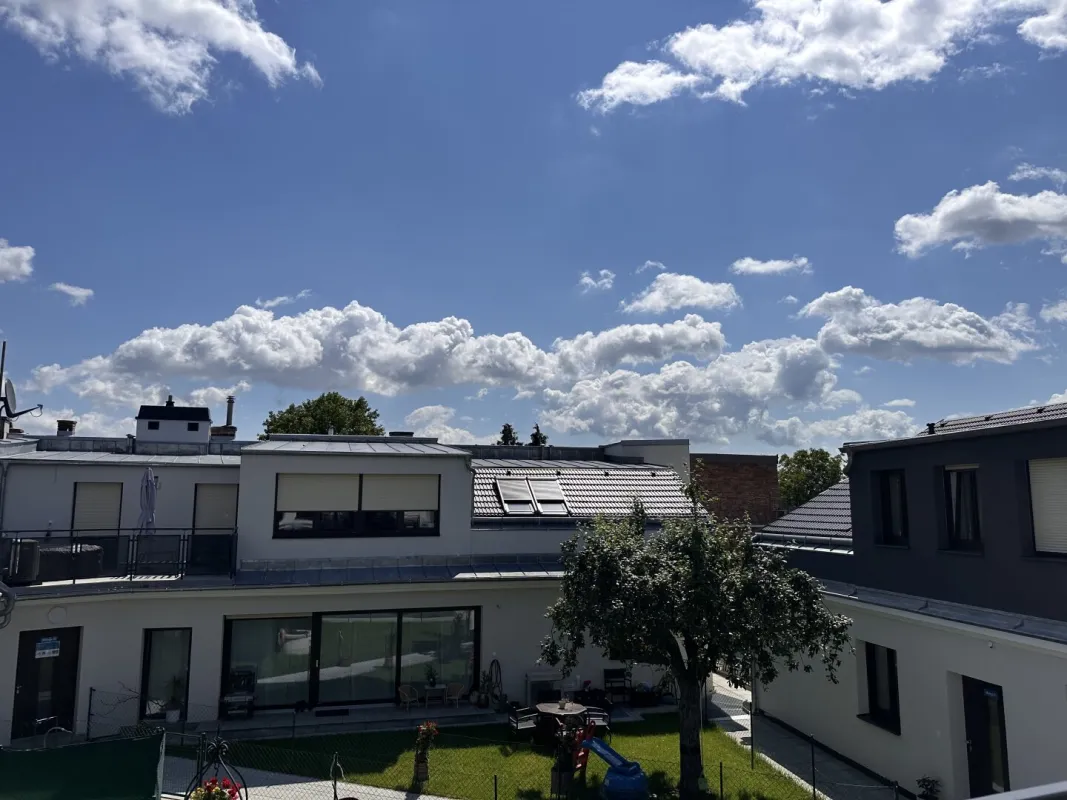 STUDIO/GANZHEITSKOSMETIK ÄSTHETIK - Elegante Dachgeschoß Räumlichkeiten Stammersdorf  - ERSTBEZUG 1210 Wien - Bild 1