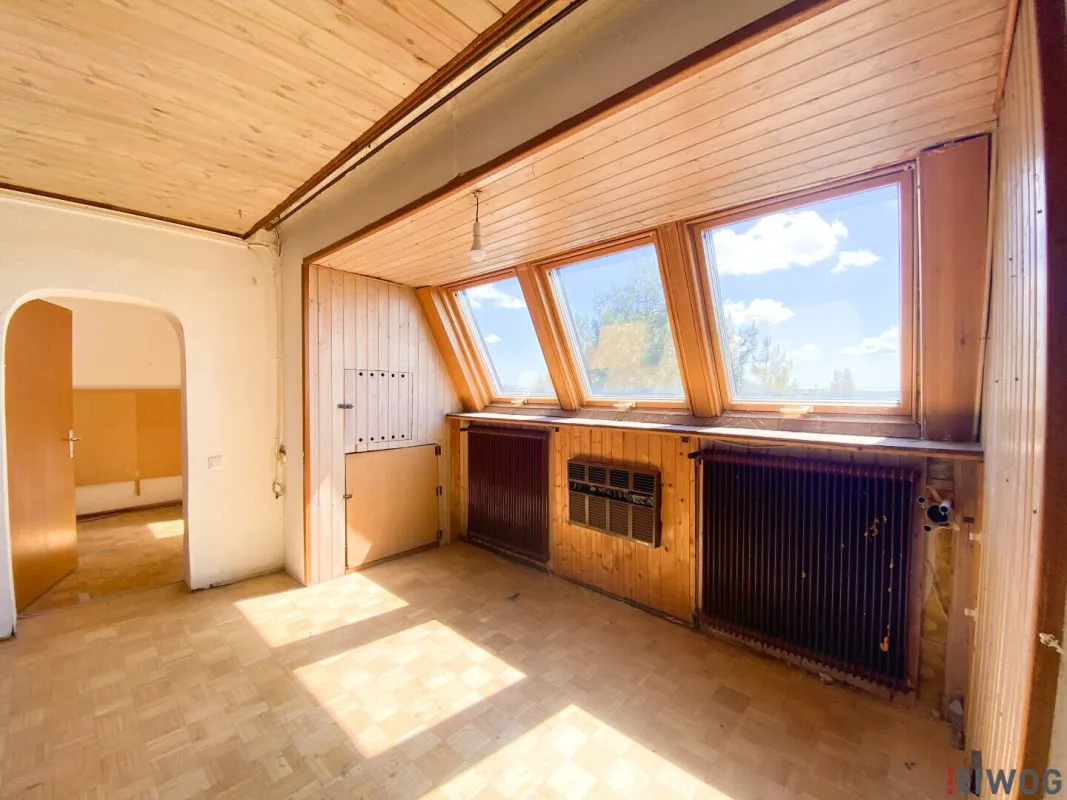 Sanierungsbedürftige Dachterrassen Wohnung | Skyline - Weitblick | 2 Min. zur S-Bahn Siemensstr. | KFZ Stellplatz möglich - Bild 1