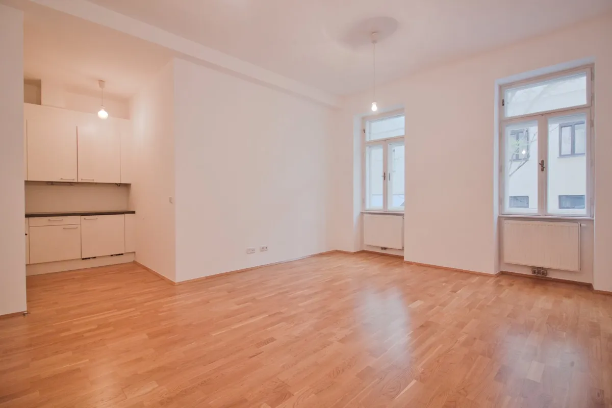Hofseitige Altbau-Wohnung | Top Lage direkt neben U-Bahn - Bild 1