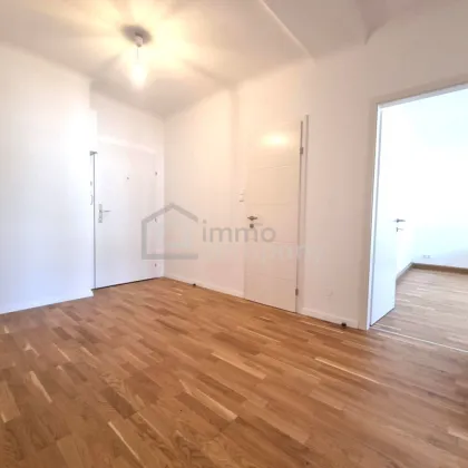 WUNDERSCHÖNE, RENOVIERTE 2-Zimmerwohnung mit PERFEKTER RAUMAUFTEILUNG - Bild 3