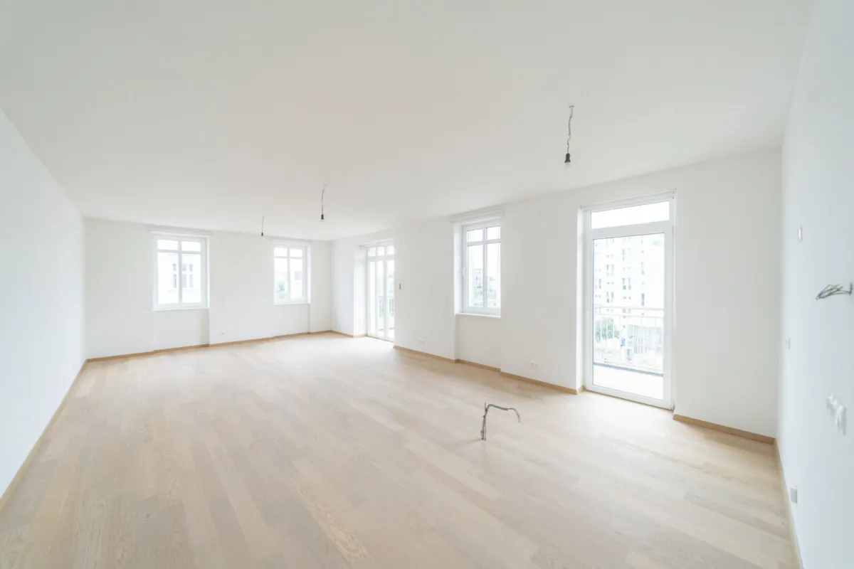 Altbaucharme mit Balkon & Terrasse - Bild 1