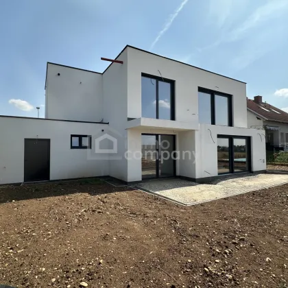 Traumhaftes Erstbezug-Einfamilienhaus mit Garten und Garage in Gänserndorf Süd! - Bild 2