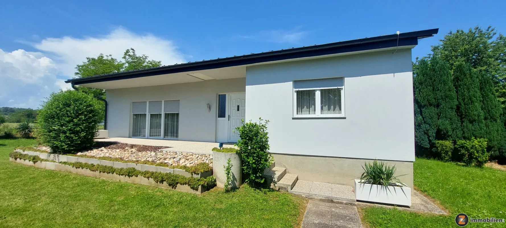 Gemeinde Mannersdorf: 2 Häuser (Bungalow, Streckhof und Bauplatz) in Ortsrandlage - Bild 1