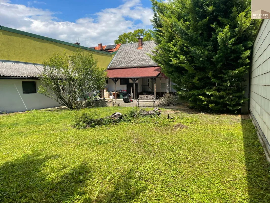 Ausbaufähiges Haus mit uneinsichtigem Garten - Bild 1