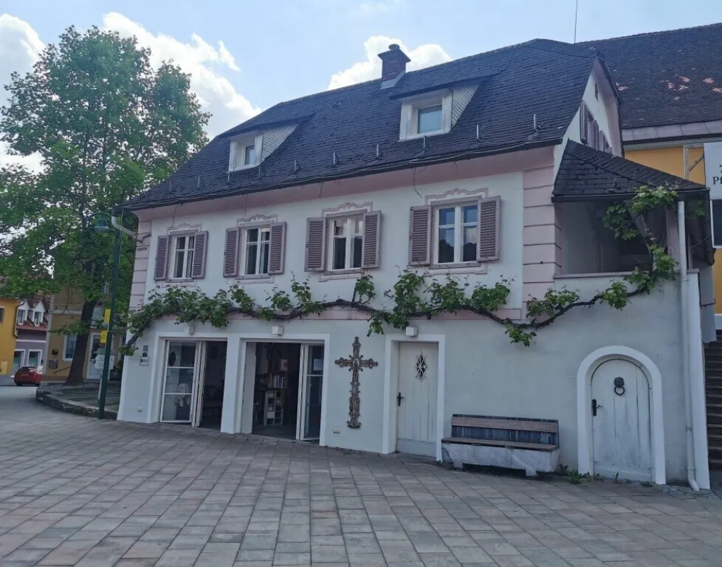 Hübsche Biedermeiervilla am Beginn der weststeirischen Weinstraße - ideal für eine Pizzeria, Bäckerei, Café oder Bioladen! - Bild 1