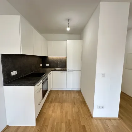 LEO 131 - Sonnige 2.5-Zimmer Wohnung mit Balkon und Abstellraum! Gut angebunden und dennoch viel Grün in der Nähe! - Bild 3