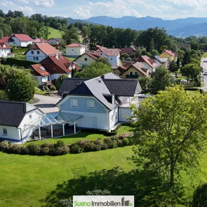 Imposante Villa auf großem Grundstück mit eigenem Fitness-Studio, 3 Garagen, etc. - Bild 2
