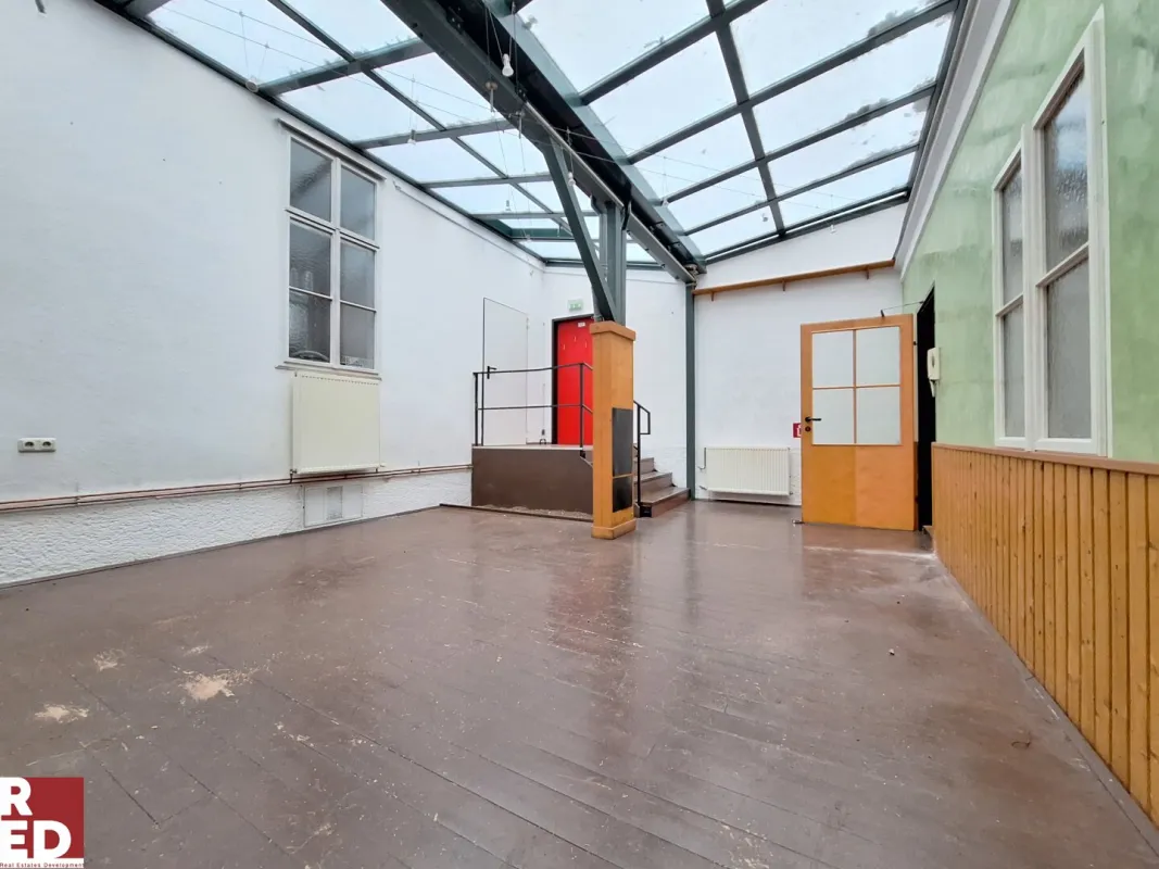 Großzügige Büro-/Praxisfläche in bester  Lage mit Garten, Terrasse und flexiblen Gestaltungsmöglichkeiten in Wien! - Bild 1