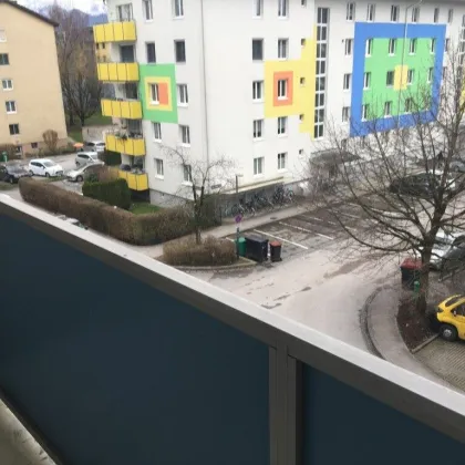 Nähe NaWi !!! Geräumige, sonnige 2-Zimmer-Wohnung mit Loggia zu verkaufen - Bild 2