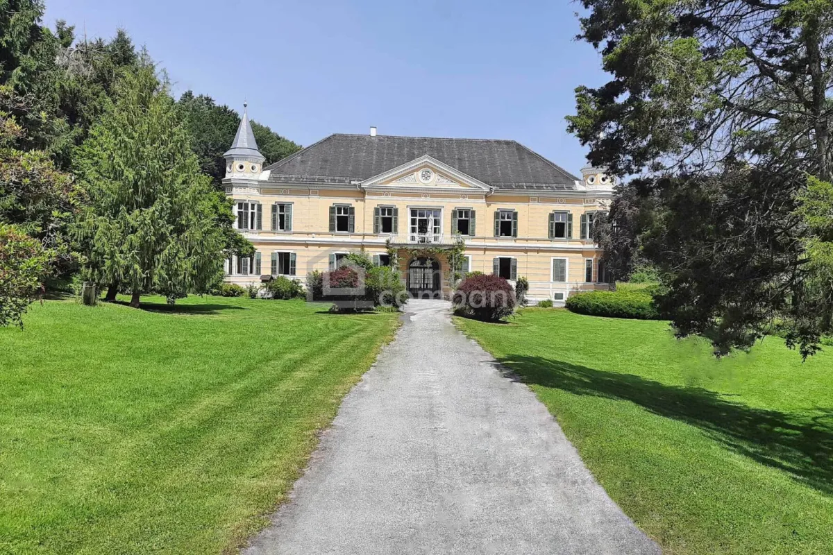 Einmalige Gelegenheit - Repräsentative Liegenschaft mit großem Grund steht zum Verkauf - Bild 1