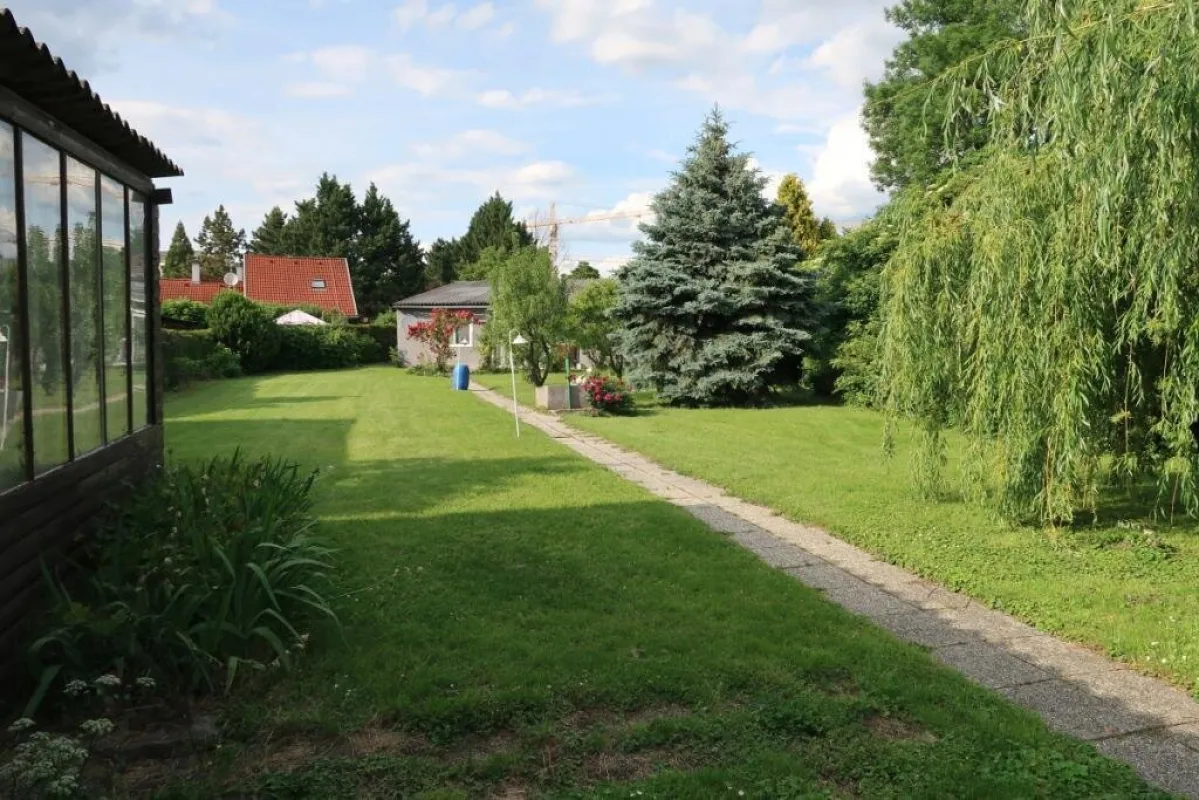 Baugrundstück mit Abbruchsobjekt in ruhiger Lage - Bild 1