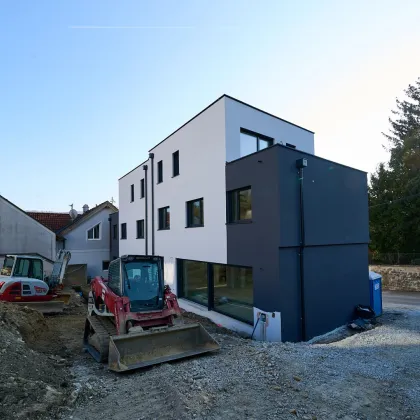 NEU! ++ TOP LAGE ++ ZIEGELMASSIVHÄUSER ++ KELLER + ERDGESCHOSS + OBERGESCHOSS + GARTEN + TERRASSE + PKW STELLPLATZ ++ - Bild 2