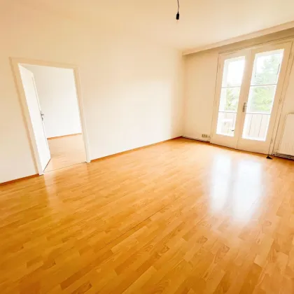 BEFRISTET VERMIETETE 62m2 WOHNUNG - WOHNZIMMER MIT BALKON - Bild 2