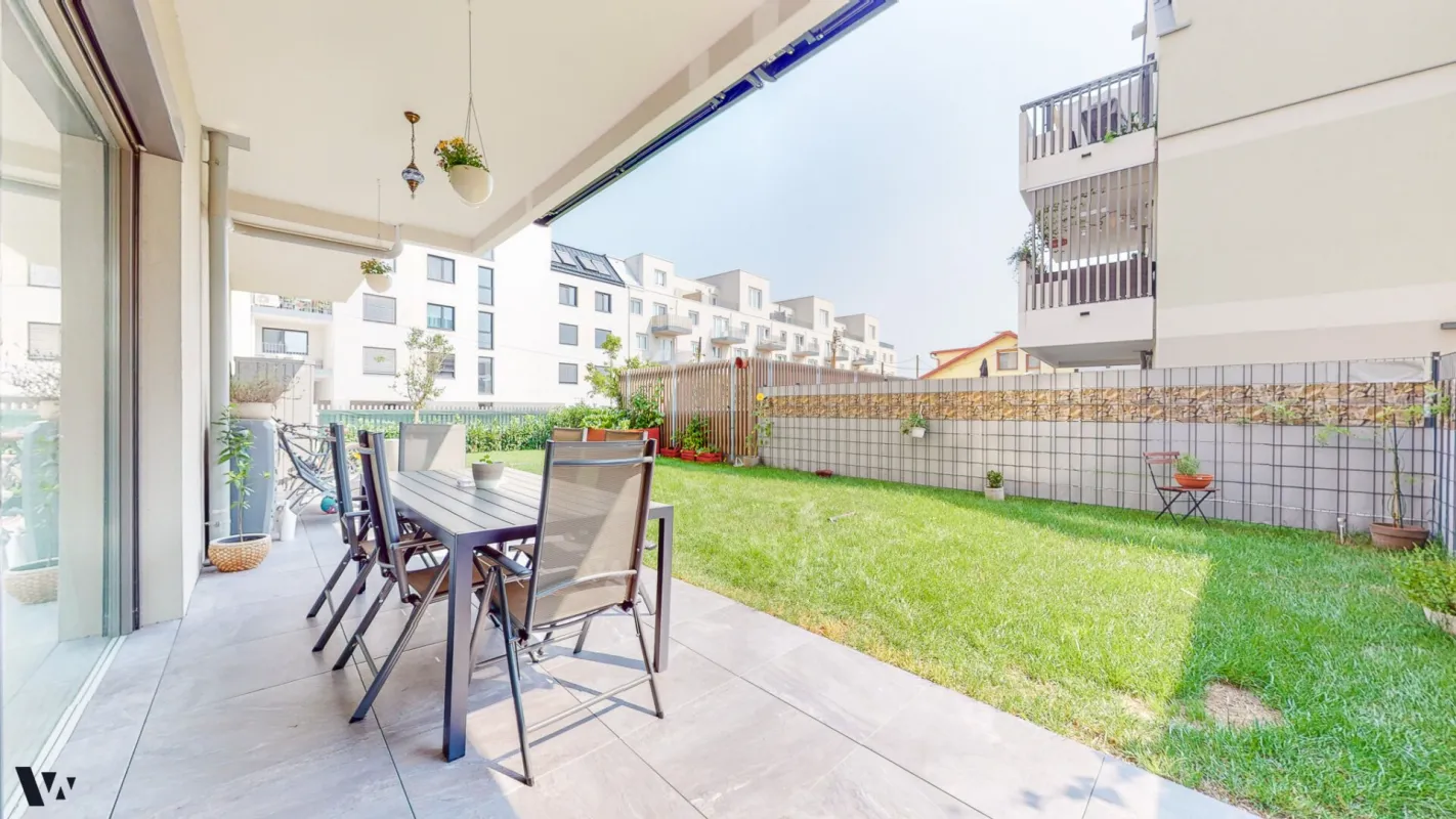 TRAUMHAFTE 4-ZIMMER-GARTENMAISONETTE MIT TOP-AUSSTATTUNG & GARAGENPLATZ | 5 MINUTEN ZUR LOBAU - Bild 1
