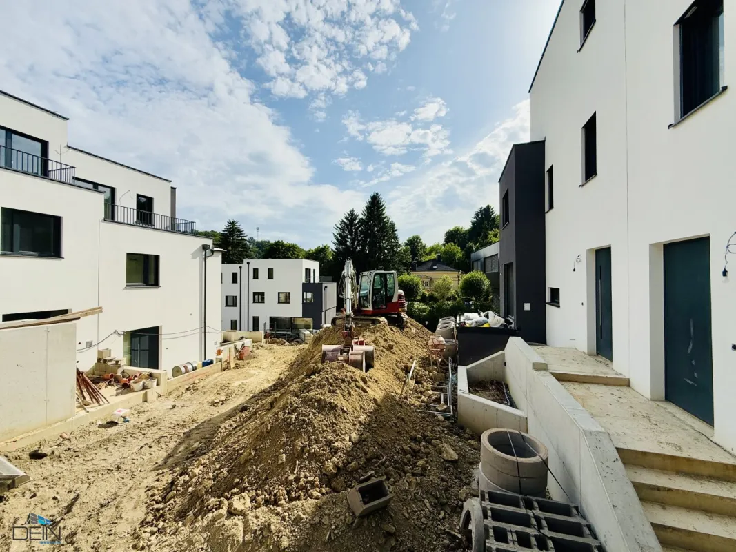 PREISREDUKTION! EXKLUSIVE 4-5 ZIMMER DOPPELHAUSHÄLFTEN MIT FREIFLÄCHEN IN GRÜNRUHELAGE! - Bild 1