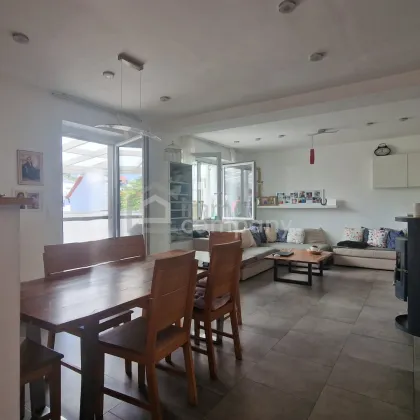 Vollrenoviertes Einfamilienhaus mit Fernblick + Garten + Loggia - Bild 2