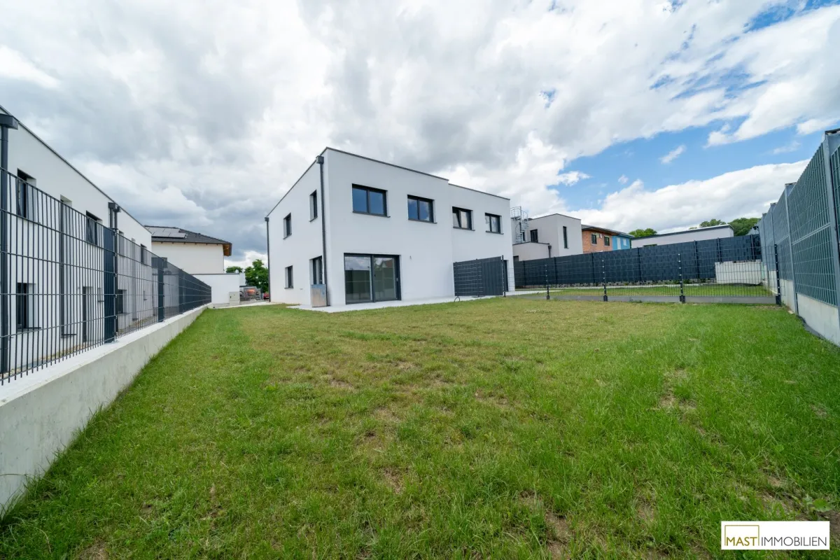 *NEU* Belagsfertige Doppelhaushälfte in Ruhelage! - Bild 1