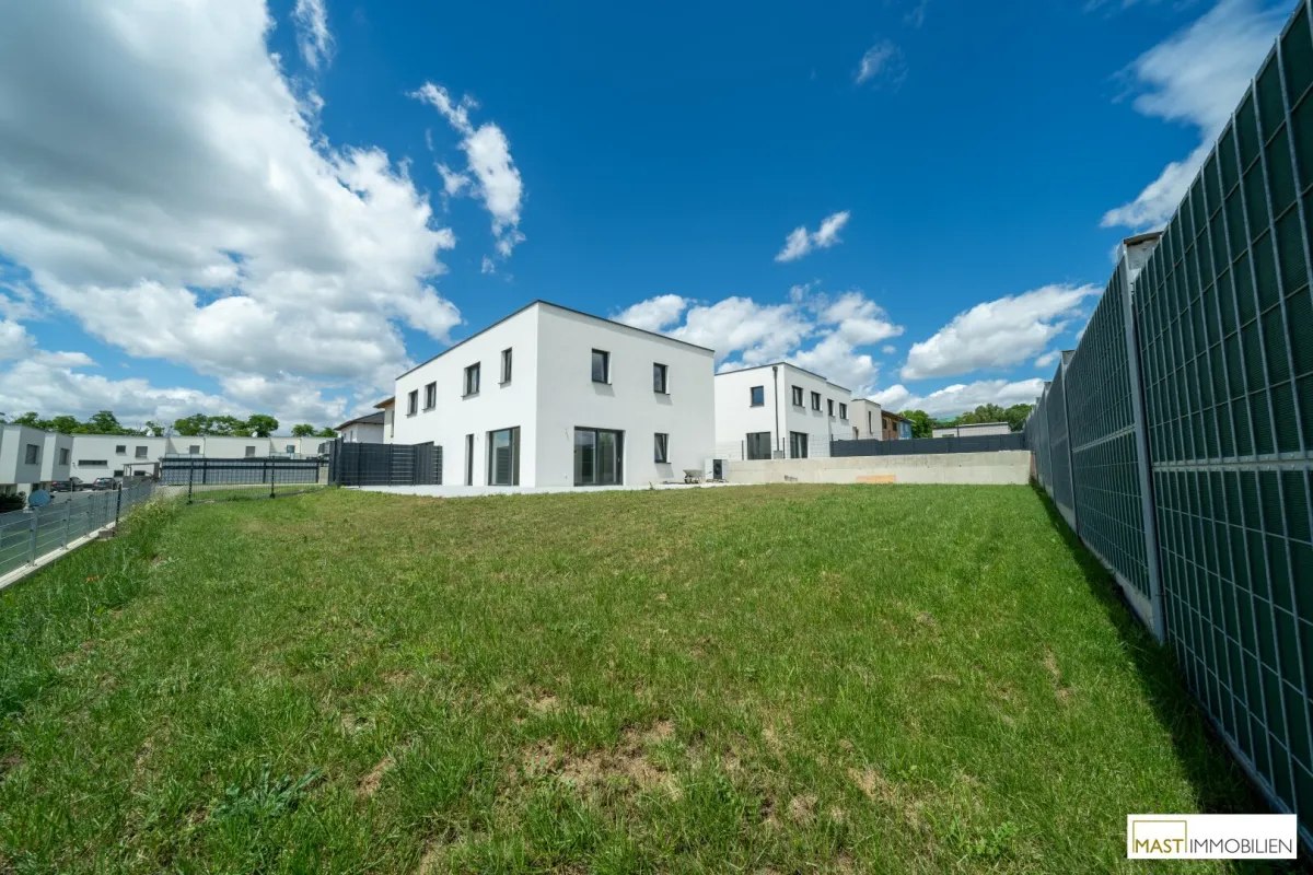 *NEU* Belagsfertige Doppelhaushälfte mit Keller und traumhaftem Garten! - Bild 1