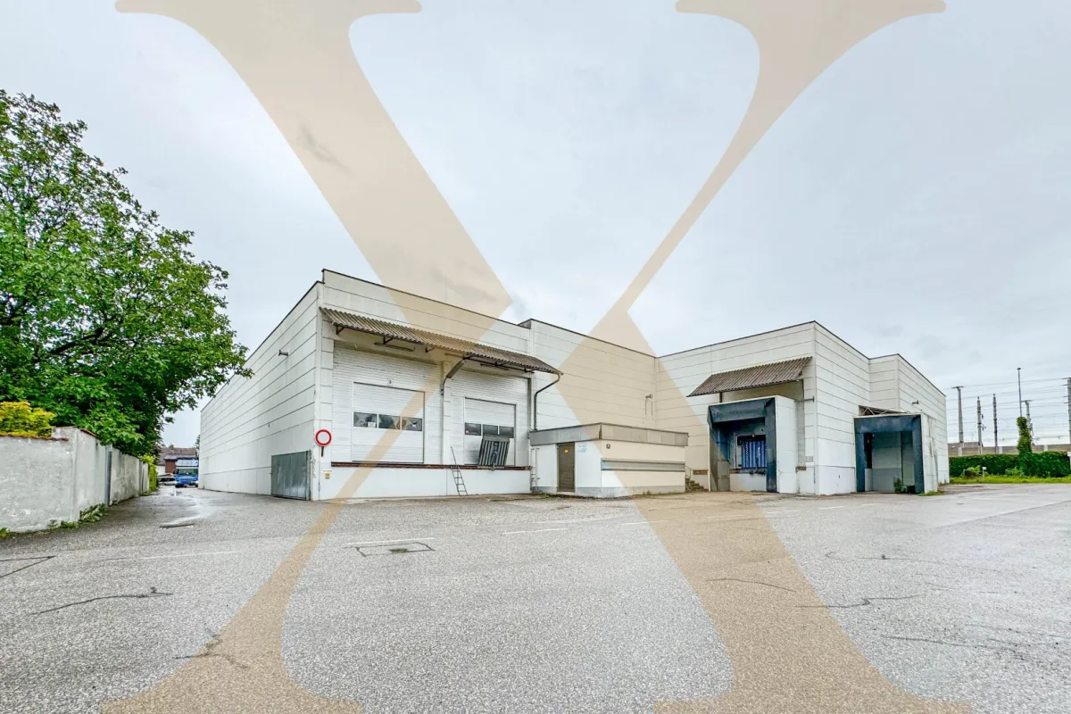 Lagerhalle samt Büros in verkehrstechnisch optimaler Lage in Wels zu vermieten! Gleisanschluss vorhanden! - Bild 1