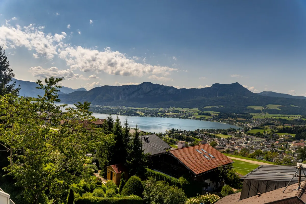 Wohnen in der exklusiven Skylounge mit grandiosem Ausblick auf den Mondsee - Bild 1