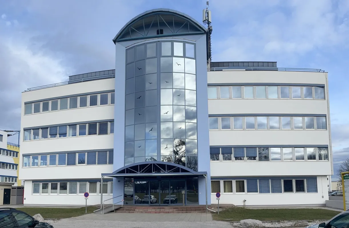 Ared Park - einzigartige Möglichkeit - großzügiges Büro! - Bild 1