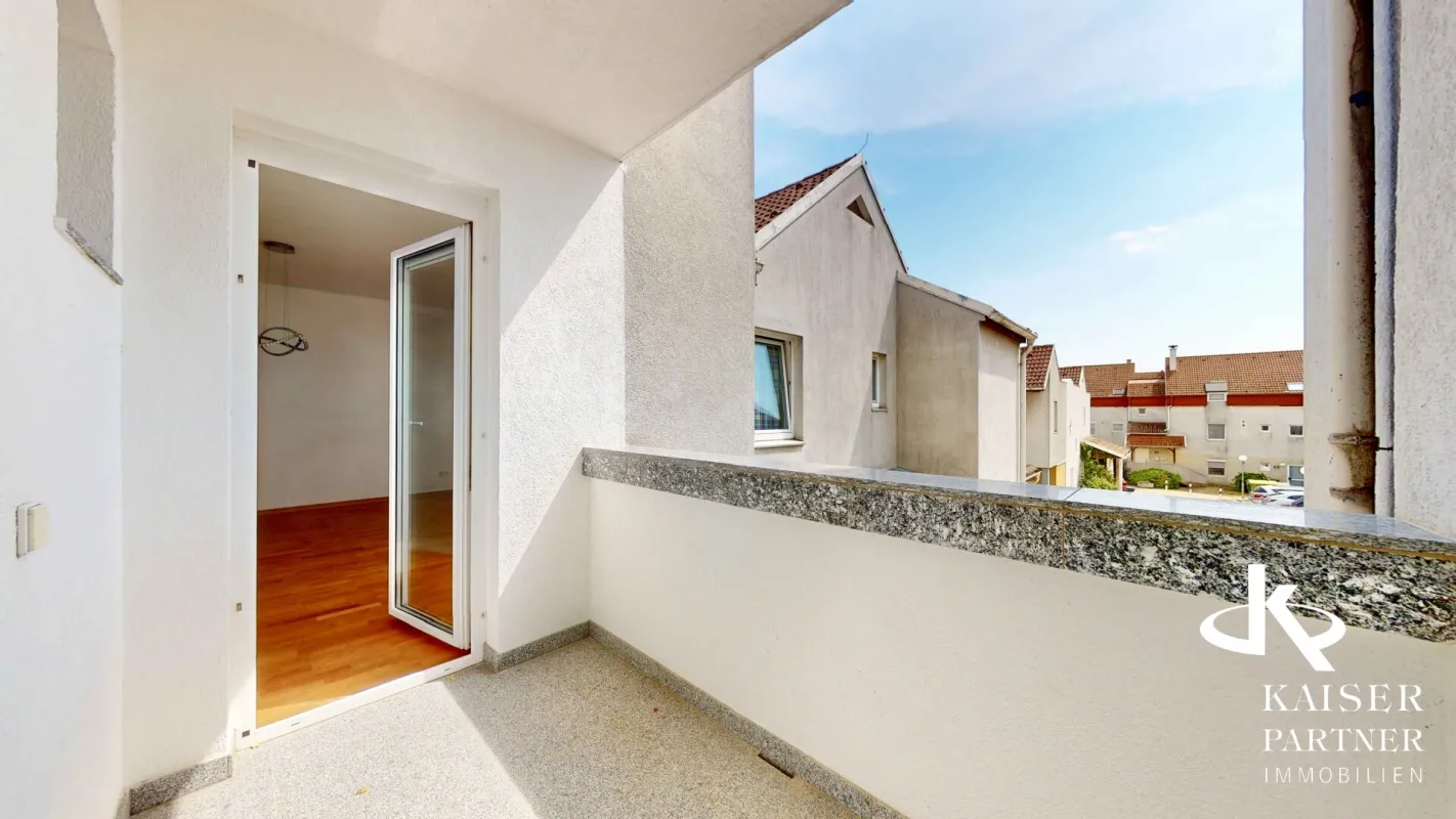 Siedlung Bühlgründe, großzügige 4-Zimmer-Wohnung mit Loggia und Parkplatz! - Bild 1