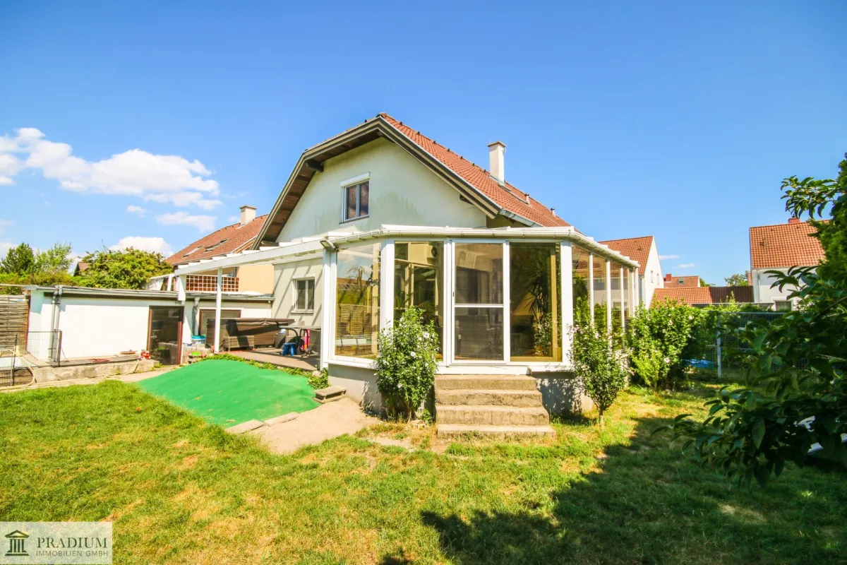 Traumhaftes Familienparadies | Wintergarten, Pool, Sauna, offener Wohn-Essbereich - Bild 1