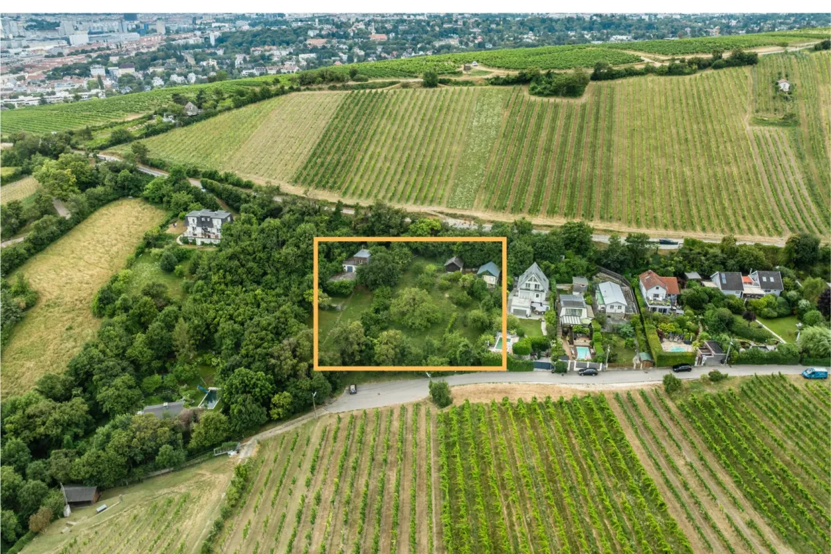 Traumhaftes Baugrundstück am Nussberg mit Baubewilligung und Blick auf die Weinberge - Bild 1