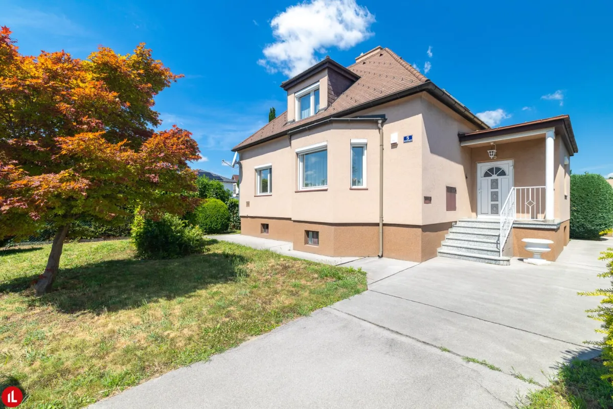 Traumhaftes Einfamilienhaus in Schwechat - sonniger, großer Garten - top Lage! - Bild 1