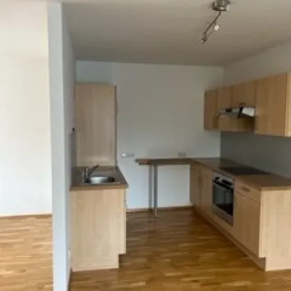 Lichtdurchflutete 3 Zimmerwohnung mit Schlossbergblick, schöne Anlegerwohnung im Herzen der Stadt Graz, nähe Südtirolerplatz - Bild 2