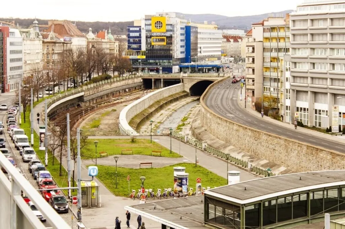 Kostengünstige Büroräume direkt bei U4/U6 Station - Bild 1
