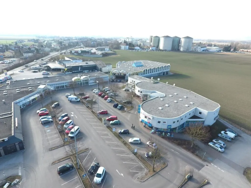 Lagerabteil in Fachmarktzentrum - Bild 1