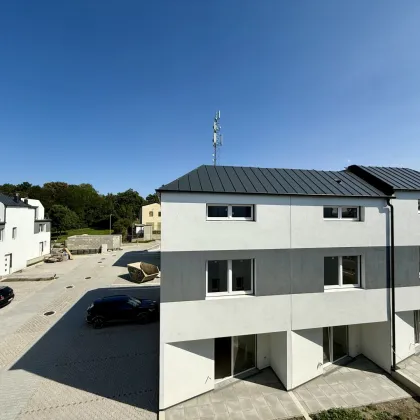 BELAGSFERTIG! TRAUMHAFTE 4-5 ZIMMER REIHENHÄUSER MIT EIGENGÄRTEN UND PKW-STELLPLÄTZEN IN FISCHAMEND! - Bild 3