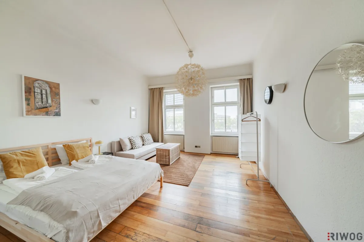 RETRO-CHIC II AIRBNB oder SELBST EINZIEHEN II KOMPLETT MÖBLIERT II ca. 11m² BALKON  II SOFORT NUTZBAR II NÄHE U6/AKH/VOLKSOPER/WUK - Bild 1